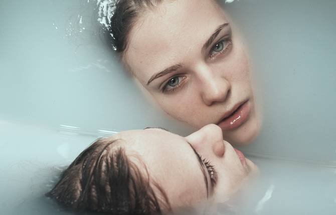 Alessio Albi’s Dramatic and Romantic Universe