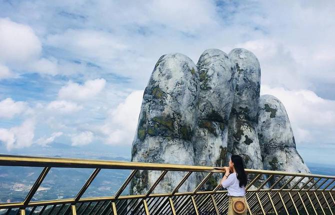 Giant Hands Bridge in Vietnam