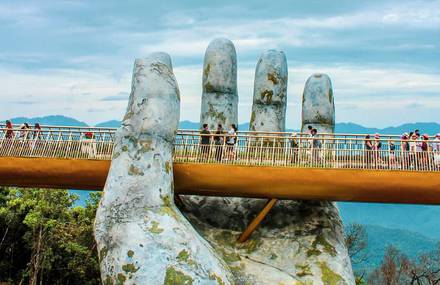 Giant Hands Bridge in Vietnam