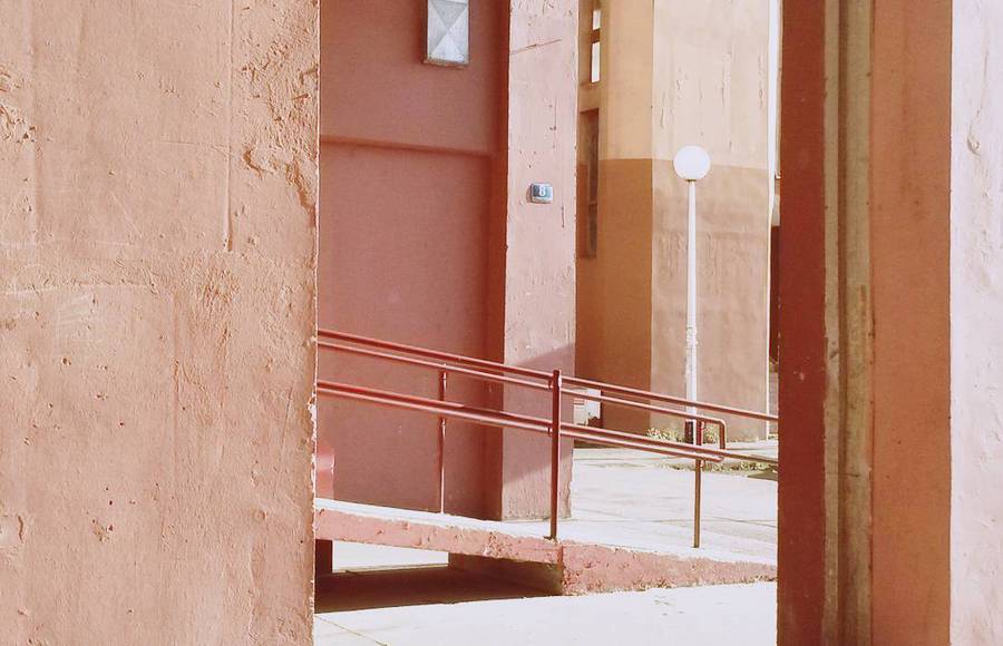 Seeking Out Pretty Pastels in a City&rsquo;s Architecture