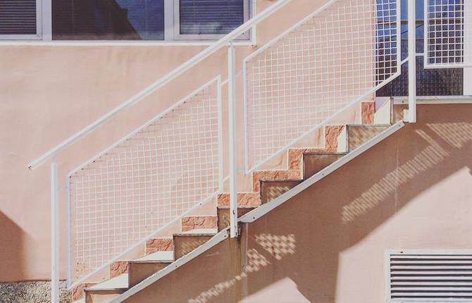 Seeking Out Pretty Pastels in a City’s Architecture