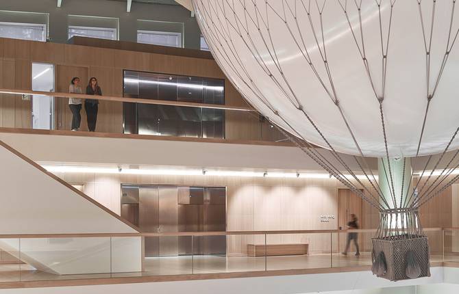 Mind-Powered Airship into the Design Museum of London