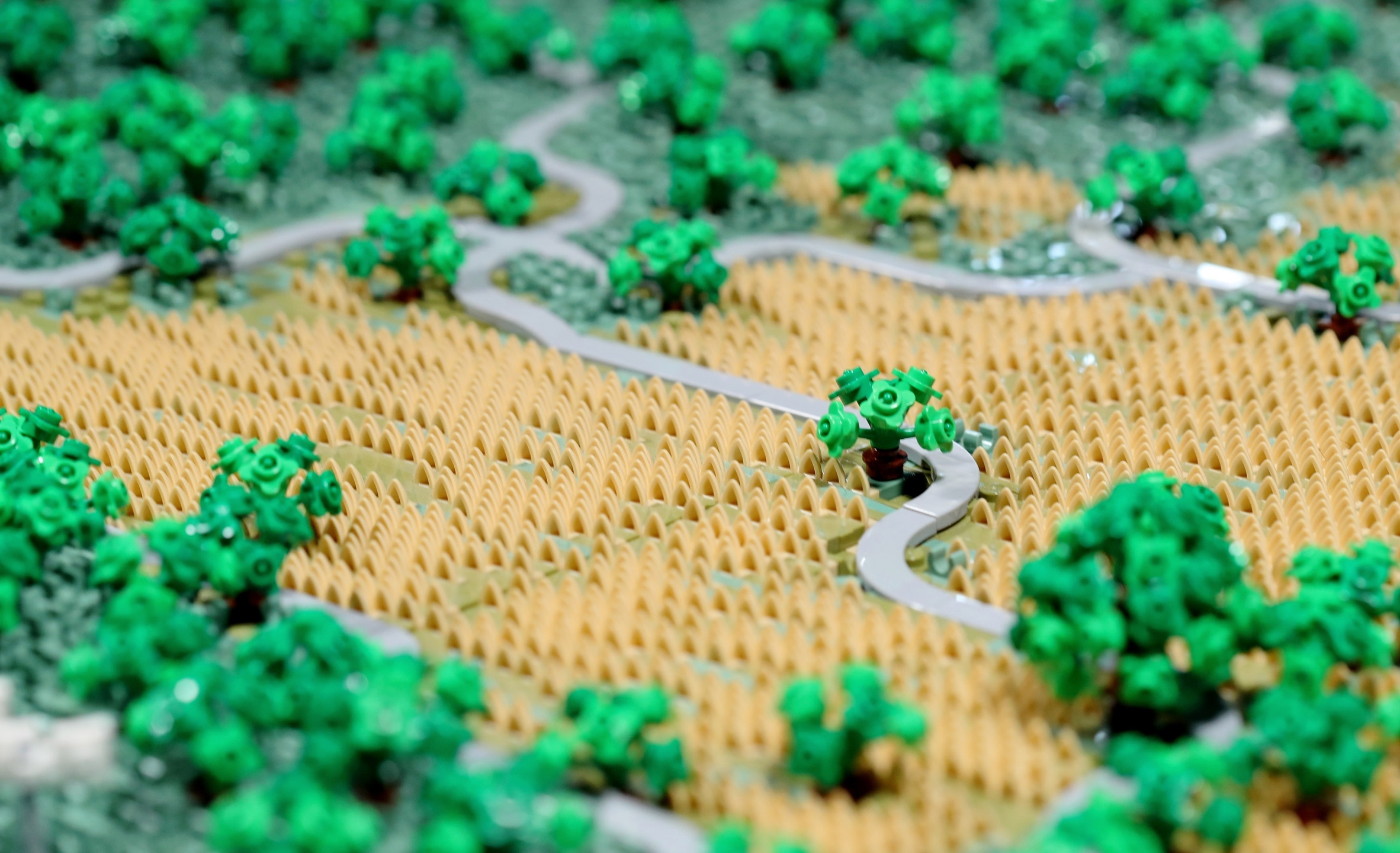 apple-park-cupertino-lego-spencer-rezkalla-foster-partners-_dezeen_2364_col_14