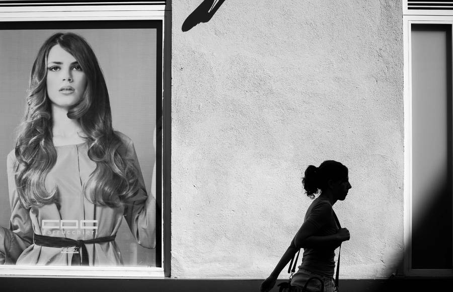 Spontaneous Moments of Life in Spain