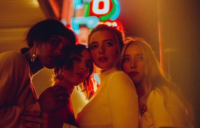 Feminine Portraits with a Vintage Vibe