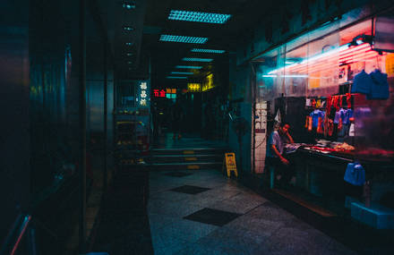 Hong Kong By André Josselin