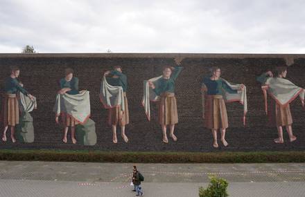 Into Hyuro&rsquo;s Intimate Street Paintings