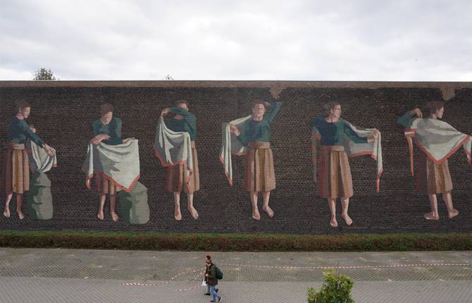 Into Hyuro’s Intimate Street Paintings