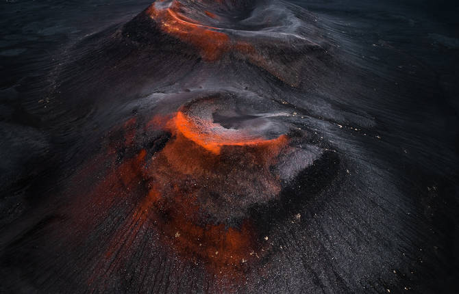 The « Crater Series », by Tom Hegen