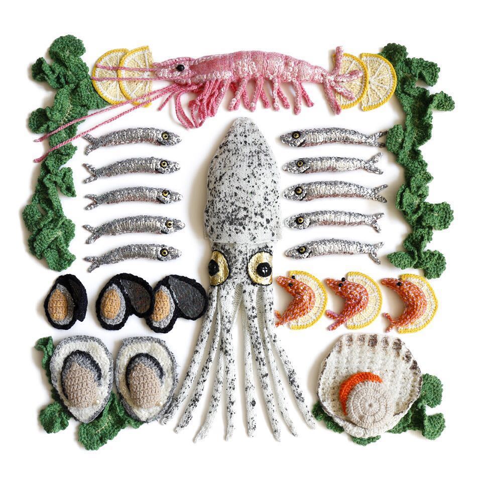 Kate-Jenkins-Crocheted-Seafood Fubiz