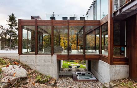 Modern Chalet Into the Canadian Woods