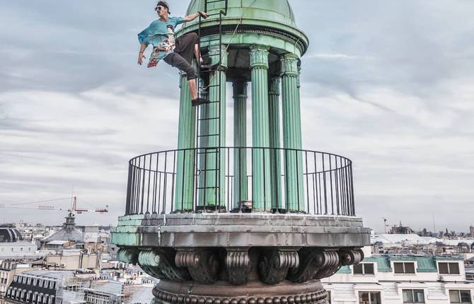 Simon Nogueira Strolling around Parisian Roofs