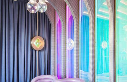 « Wonder Galaxy » a Retro-Futuristic Dressing Room