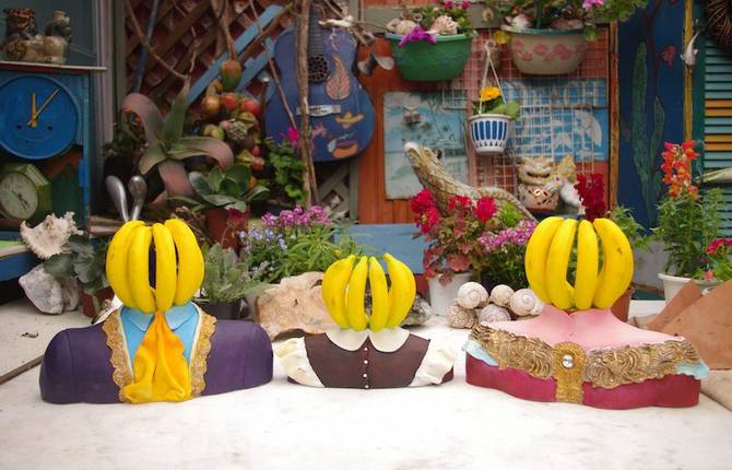 Incredible Bananas Sculpture