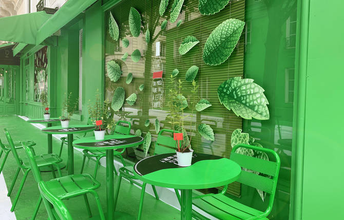 GET 27 Painted in Green a whole Street in Paris