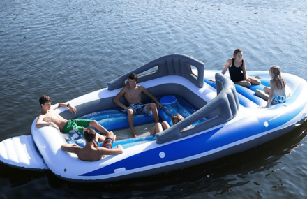 An Inflatable Yacht for your Holidays