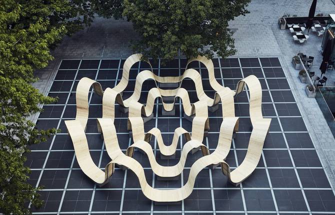 Curvy Installation Invites People to be Part of the Design