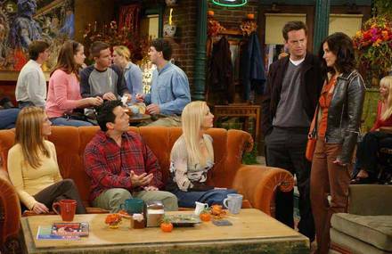 Friends Couch will be Brought Out for the 25th Anniversary of the Tv Show