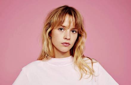 Angèle’s New Clip for the Single « Flou »