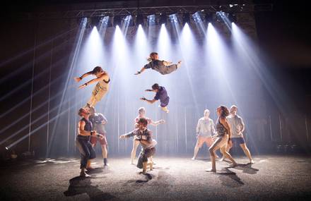 Mind-Blowing Acrobatic Show in Paris