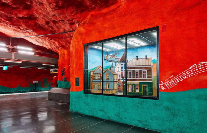 World’s Longest Art Exhibit