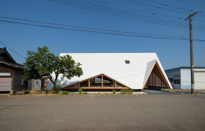 The Tent-Shaped House Making Waves in Japan