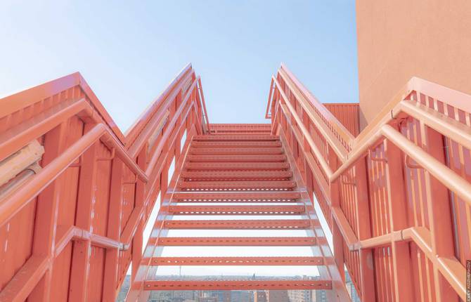 The Minimalist Perspective of Color