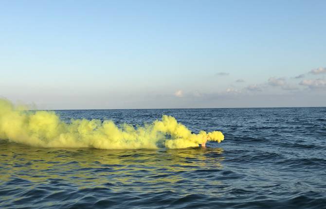 Smoke Art in the Sea by Daniele Sigalot