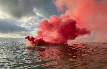 Smoke Art in the Sea by Daniele Sigalot