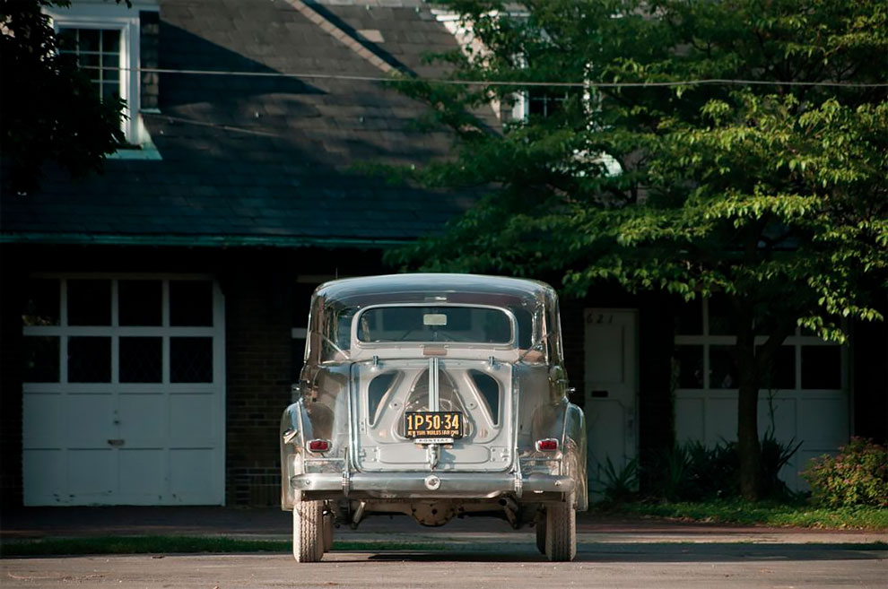 Ghost Car Fubiz3