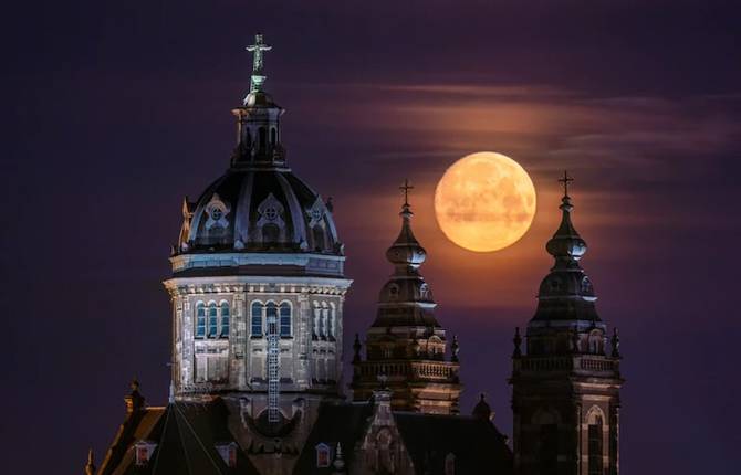 Best of Amsterdam in a Stunning Time-Lapse