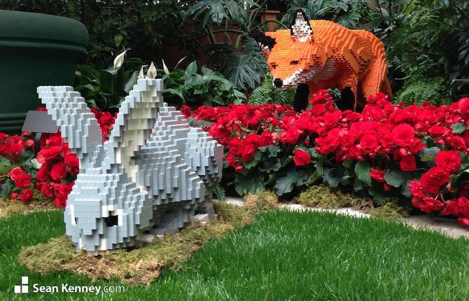 Stunning Sculptures of Animals Made with LEGO