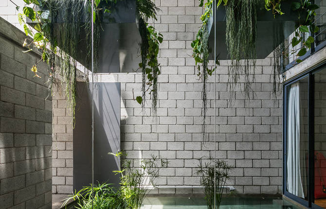 Open & Green House in the Middle of São Paulo