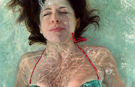 Hypperrealistic Portraits of Submerged Woman