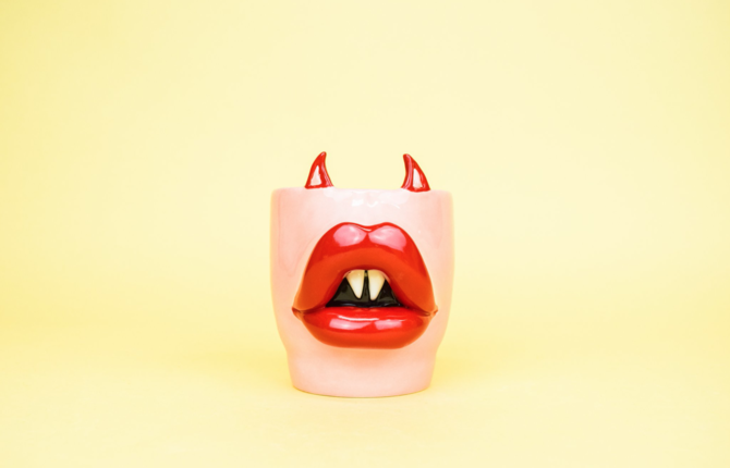 Beautiful And Voluptuous Mouths on Ceramics