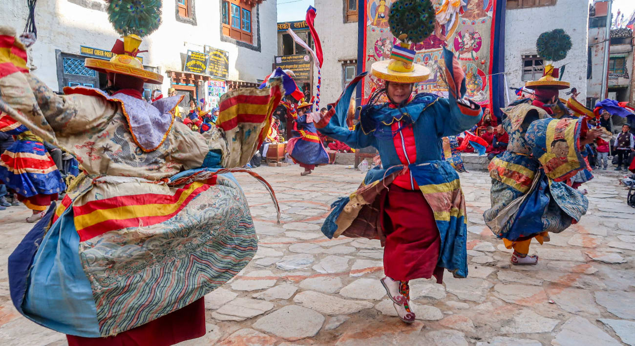 2-slide-nepal-mustang-dancers-festival-pano