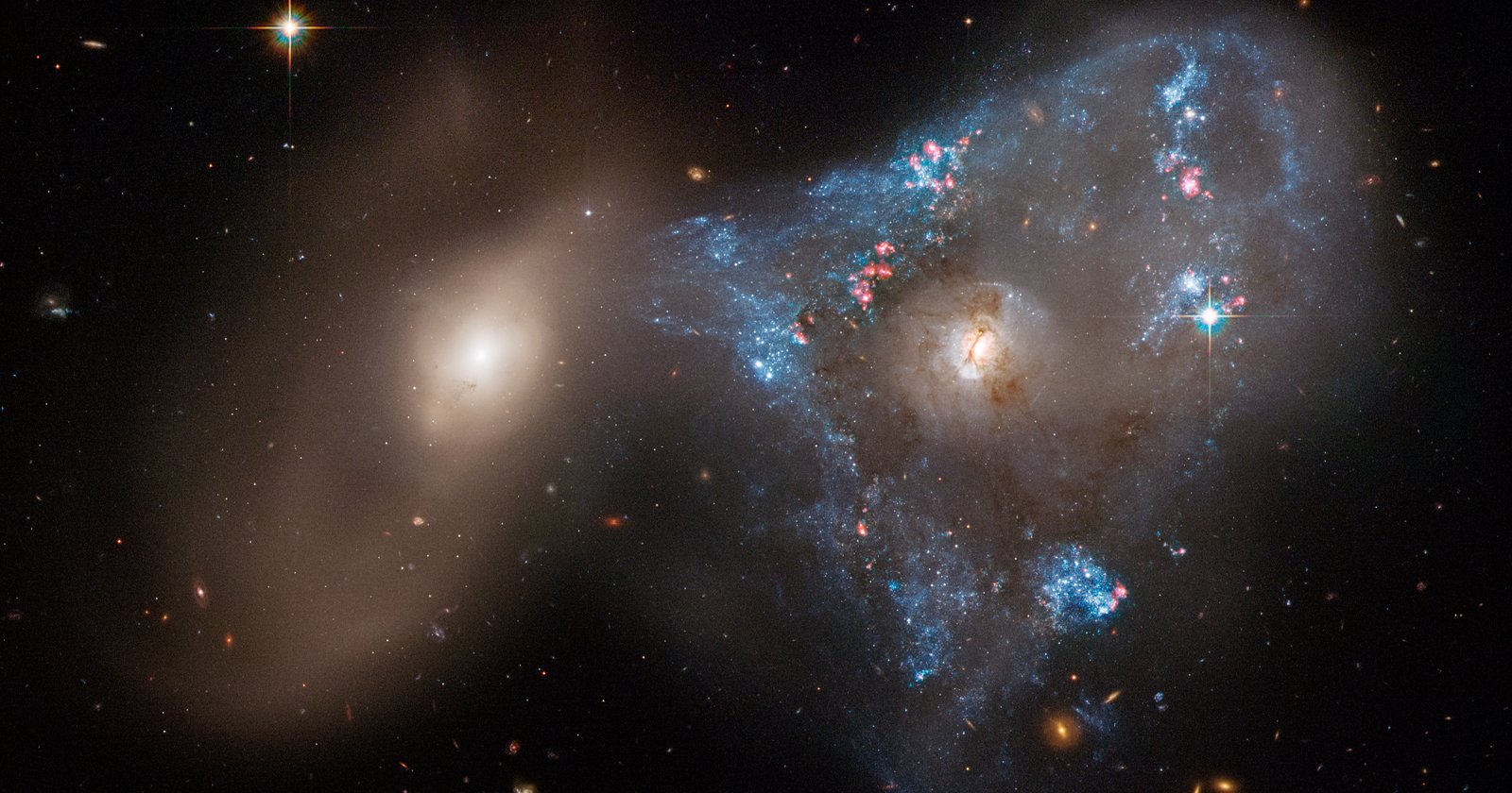 Hubble-Captures-Space-Triangle-of-Colliding-Galaxies